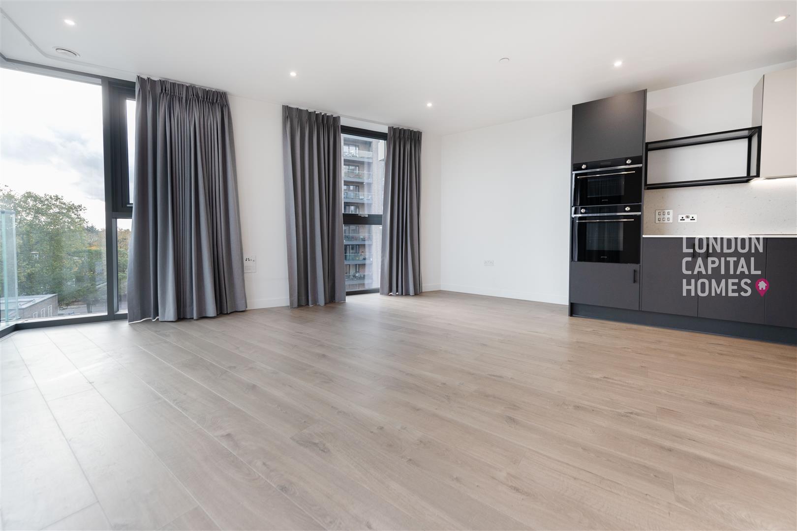 2 bed property in Willowbrook House, London